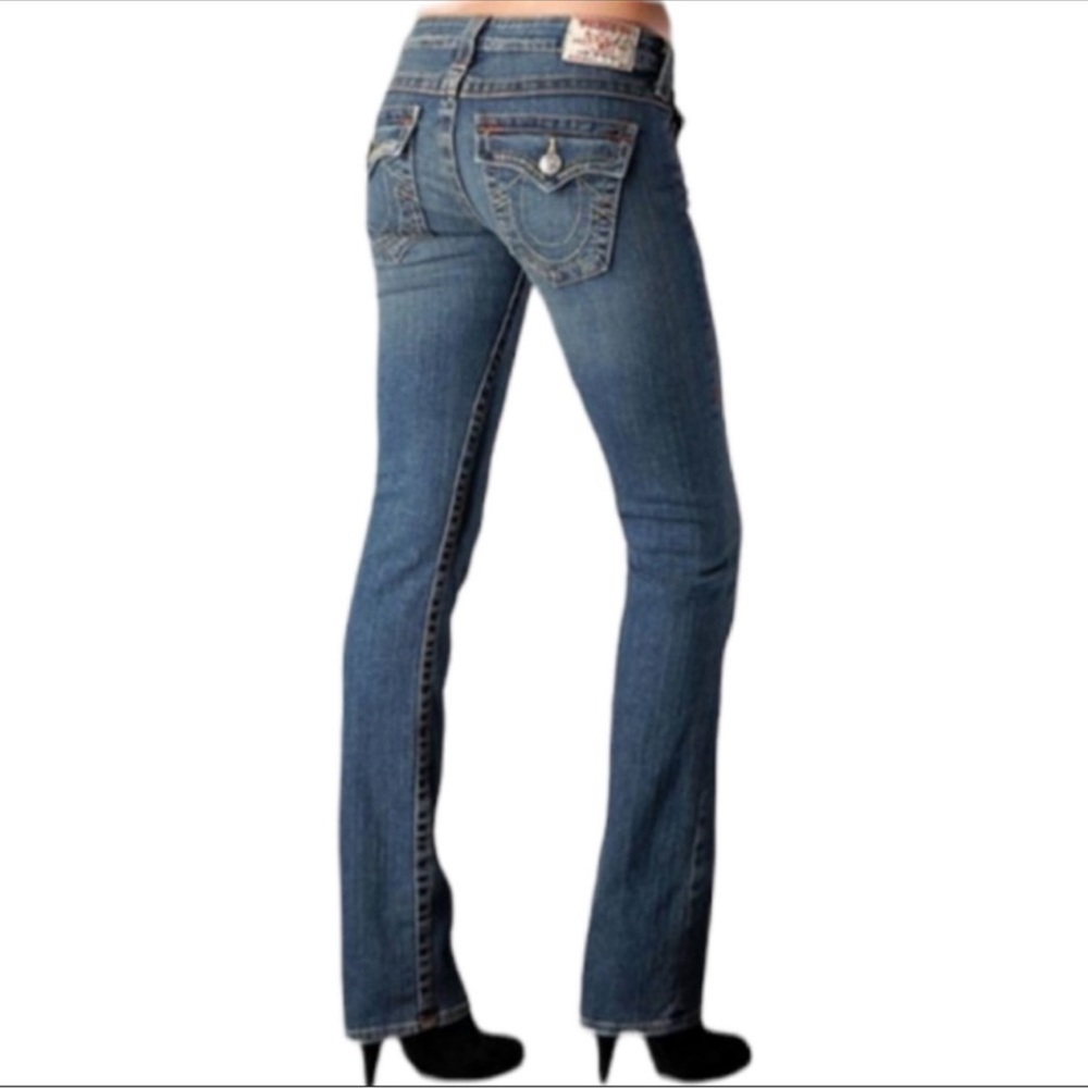 True Religion Low Rise Straight Leg Billy
Jeans Distressed size 29
